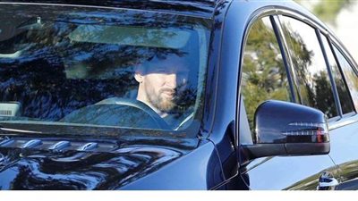 ميسي يصل برشلونة لحضور التدريبات