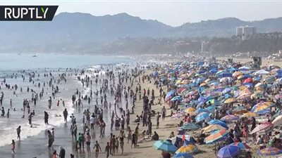 رغم حظر كورونا.. اكتظاظ المواطنين على شواطئ كاليفورنيا | فيديو