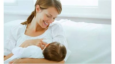 ٤ أطعمة تؤثر على حليب الأم أثناء فترة الرضاعة