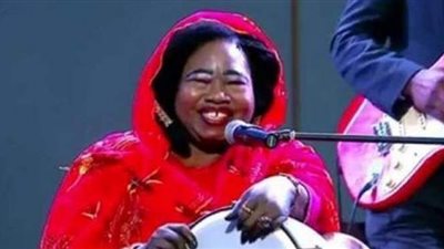 محمد هنيدي ناعيًا صاحبة أغنية 