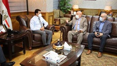 وزير الرياضة يلتقي رئيس اتحاد الكاراتيه لبحث استعدادات استضافة البطولة الأفريقية