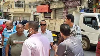 رئيس حي الجمرك يترأس حملة إزالة إشغالات الباعة الجائلين بالإسكندرية