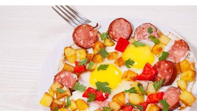 طريقة عمل السوسيس بالفلفل الملون والجبن الشيدر