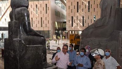 وزير السياحة والآثار يتابع اللمسات النهائية لسيناريو عرض الدرج العظيم بالمتحف المصري الكبير