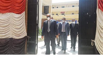 رئيس لجان المتابعة يتفقد المقرات الانتخابية لمجلس الشيوخ بأسيوط| صور