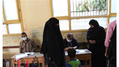 إقبال متوسط على لجان الإعادة بانتخابات الشيوخ في دشنا بقنا |صور