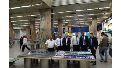 جمارك مطار القاهرة تحبط تهريب مستحضرات تجميل  بحوزة راكب قادم من روما