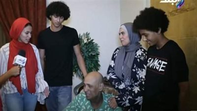 حوار مؤثر بين الفنان جمال يوسف المصاب بسرطان البلعوم وابنته | فيديو