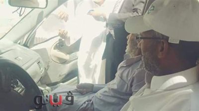 معمر ١٠٥  أعوام يدلي بصوته في إعادة 