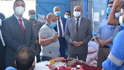 محمد منار يتفقد مصنع الصناعات البلاستيكية بمصر للطيران