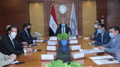 وزير النقل يراجع معدلات تنفيذ مونوريل 