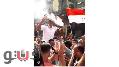 أهالى المنشية يحملون ضباط الشرطة على الأعناق | فيديو وصور
