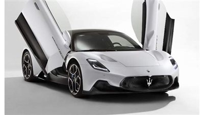 تجمع بين الأداء الخارق والفخامة.. تعرف على مواصفات سيارة مازيراتي MC20 الجديدة