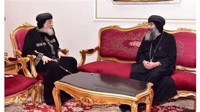 البابا تواضروس يستقبل رئيس دير المحرق بالمقر البابوي بالعباسية
