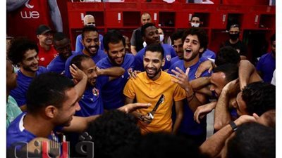 الأهلي يسلم مؤمن زكريا قيمة عقده كاملا