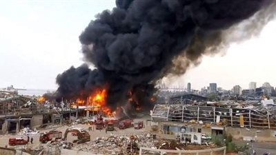 الصليب الأحمر الدولي: حريق مرفأ بيروت اندلع في مخزن للحصص الغذائية