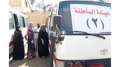 قافلة طبية توقع الكشف على 1472 مريضا خلال يومين في القيطون بالدقهلية | صور