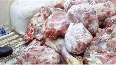مصادرة 12.5 لحوم ودواجن غير صالحة للاستهلاك الآدمي داخل مصنع  بأكتوبر