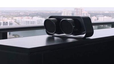 تعمل  24 ساعة متواصلة.. بورش تعرض سماعات محمولة مصنوعة من التيتانيوم | فيديو