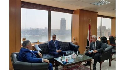 العناني يستقبل محافظي جنوب سيناء والبحر الأحمر لمناقشة تعزيز سبل تنشيط السياحة