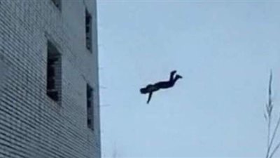 التحريات: صاحب شركة سقط من الطابق الرابع  بعد تعدي أسرة زوجته عليه بالشيخ زايد