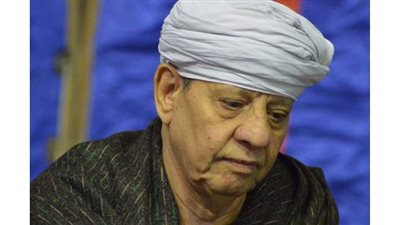 ياسين التهامي يرد على مروجي شائعة وفاته بفيديو من أمام 