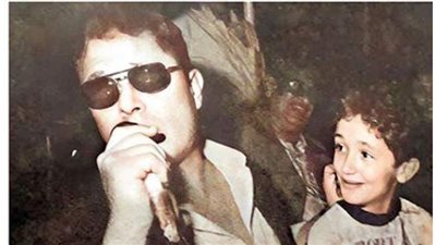 بصورة نادرة.. كريم محمود عبد العزيز يستعيد ذكرياته مع والده