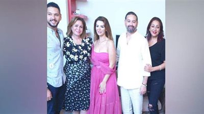 إلهام شاهين تهنئ شقيقها على خطوبته: 