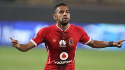 مؤمن زكريا يودع جماهير الأهلي بالاحتفال بالسوبر