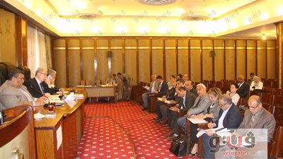 «خطة البرلمان»: تعويم الجنيه رفع دين الموازنة بقيمة ٢٧٠ مليار جنيه