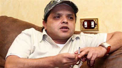 «هنيدي» ساخرا من هزيمة برشلونة: «الريال هياخد كأس العالم»