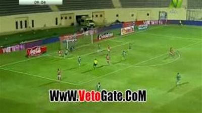 بالفيديو.. حارس الاتحاد يحرم نيدفيد من الهدف الثاني للأهلي