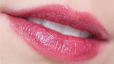 خلطة طبيعية تجعل الشفاه ناعمة وجذابة