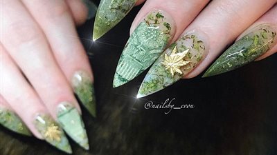 بالصور.. أغرب موضة لتزيين الأظافر بالبانجو