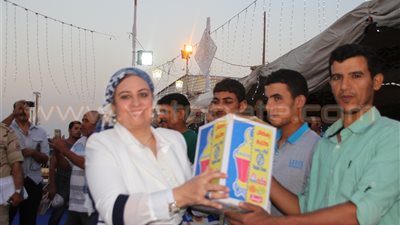 «الوزير» يلتقى وفد بيت العائلة المصرية بميناء شرق بورسعيد