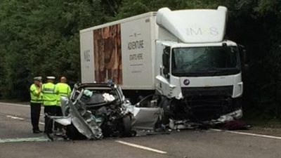 السرعة الزائدة وراء مصرع توأمين بحادث تصادم في بريطانيا