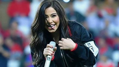 شيرين عبد الوهاب في لقطة عفوية بحفل كأس السوبر