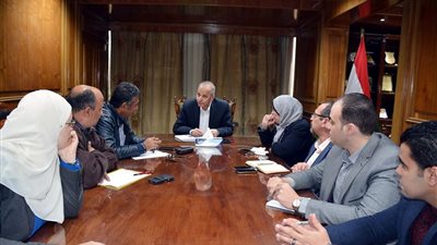 محافظ القليوبية يبحث الخطوات التنفيذية لتطوير كورنيش بنها (صور)