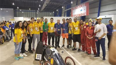 فريق طلابي من هندسة القاهرة يشارك في ماراثون للسيارات بسنغافورة