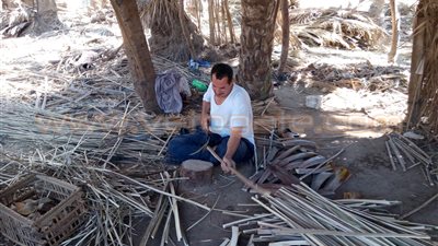 بالفيديو.. إبراهيم العباسي أشهر صانع «أقفاص» بالشرقية