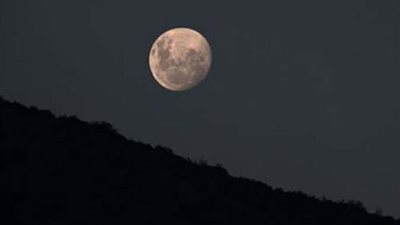 أطول شهر قمري يبدأ اليوم