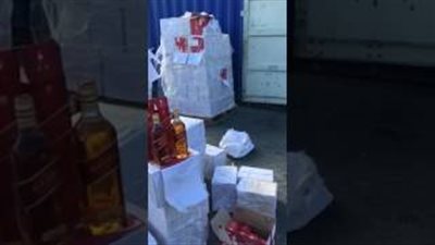 بالفيديو.. ضبط كمية كبيرة من الخمور أثناء تهريبها عبر ميناء بورسعيد