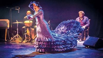 فرقة الفلامنكو الأندلسية تقدم أحدث عروضها على مسرح دونيم الفرنسي