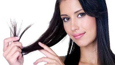 مصفف يشرح طرق وقاية الشعر من التقصف بالشتاء