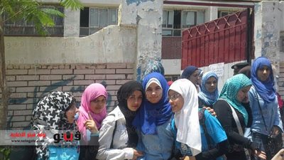 بالصور..شكاوى بين طلاب الثانوية من صعوبة امتحان «الإحصاء»