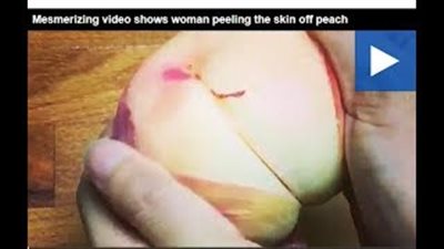 بالفيديو والصور.. فيديو لتقشير الخوخ يثير موجة من السخرية