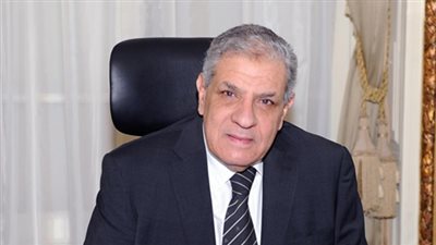 إبراهيم محلب يتفقد مصنع الفيرو سيلكون في أسوان.. غدا