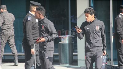 بعثة الأهلي تصل القاهرة عقب التتويج بالسوبر (فيديو وصور)