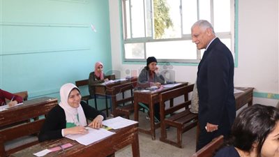 سكرتير جنوب سيناء يتفقد امتحانات الشهادة الإعدادية