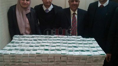 ضبط راكب حاول تهريب 2500 شريط دواء بمطار القاهرة (صور)